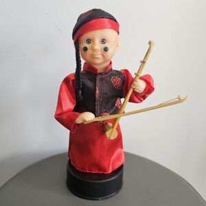 Vintage 2014 ERHU Player 11" Asian Musician Doll Toy